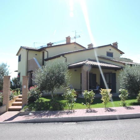 La Casa Di Marco E Lorella Fratta Todina Esterno foto