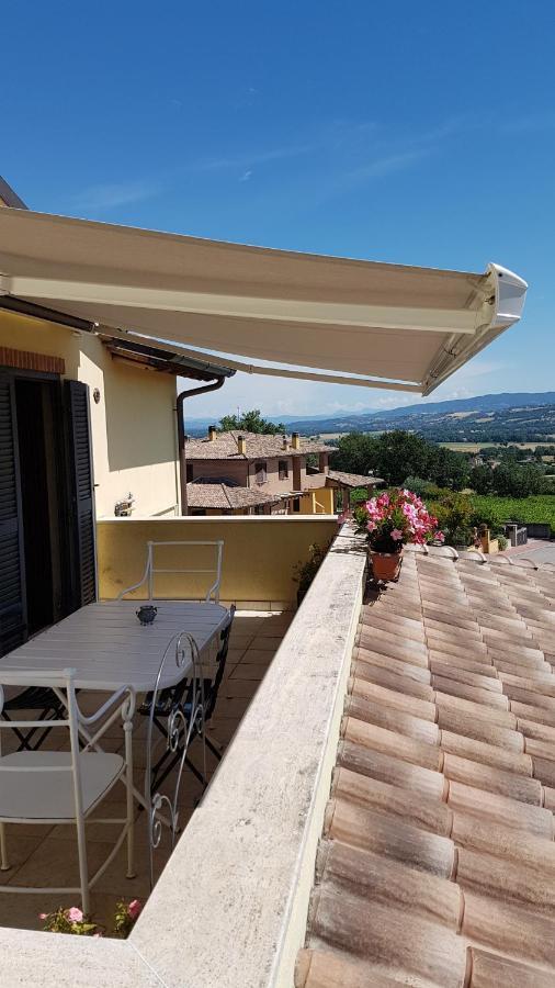 La Casa Di Marco E Lorella Fratta Todina Esterno foto